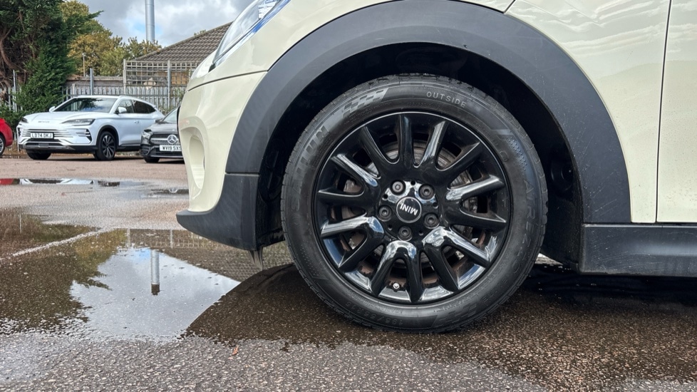 Used MINI Convertible 2019 for sale - 75615167: Photo 17