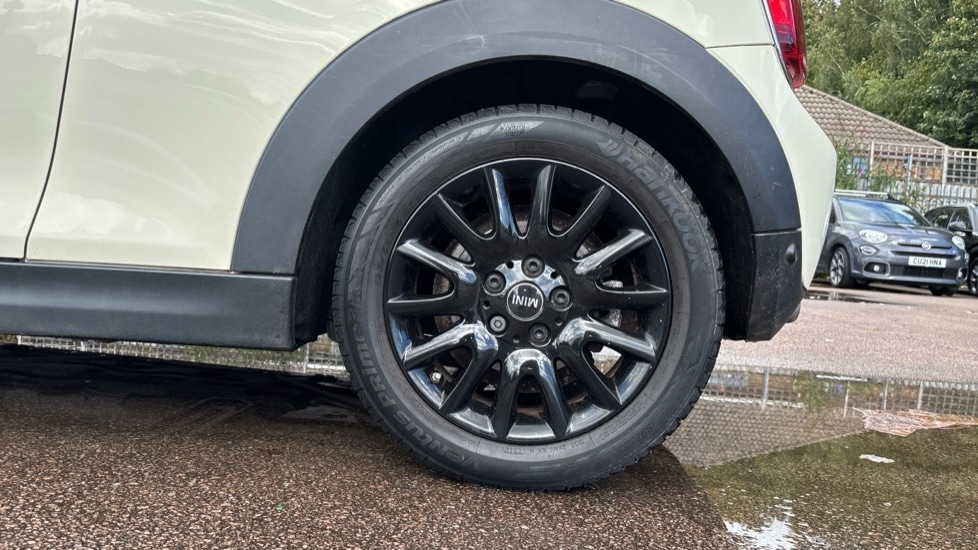 Used MINI Convertible 2019 for sale - 75615167: Photo 18