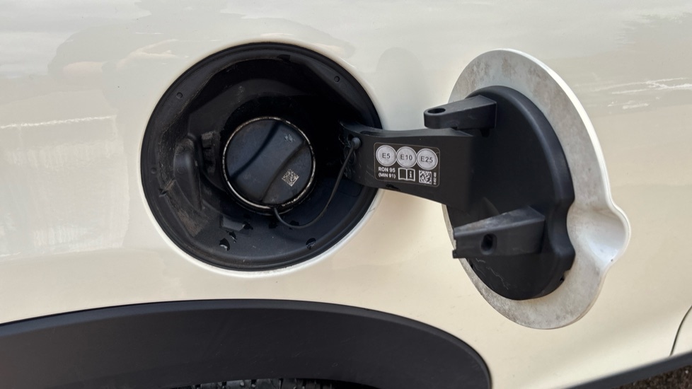 Used MINI Convertible 2019 for sale - 75615167: Photo 23