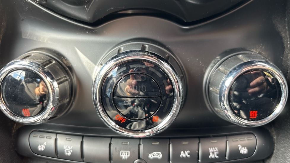 Used MINI Convertible 2019 for sale - 75615167: Photo 35