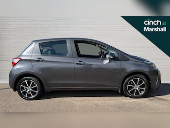 Used Toyota Yaris 2018 for sale - 75967016: Photo 2