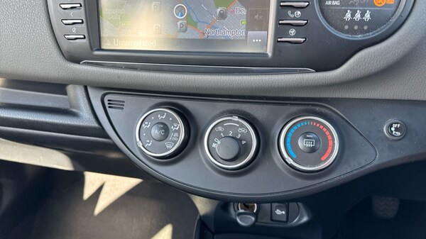 Used Toyota Yaris 2018 for sale - 75967016: Photo 36