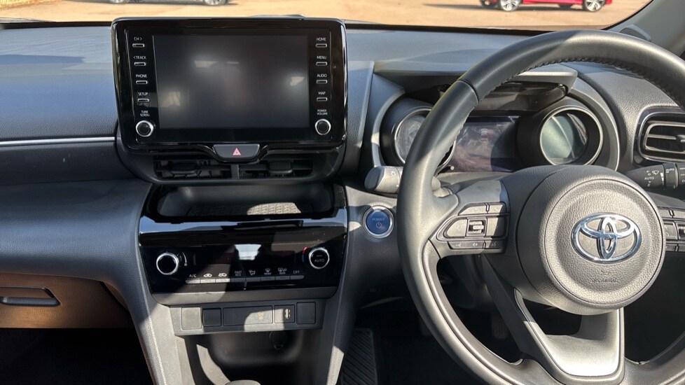 Used Toyota Yaris Cross 2024 for sale - 76008080: Photo 12