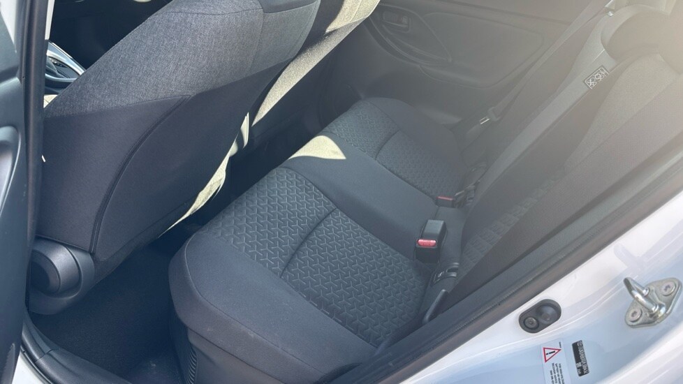 Used Toyota Yaris Cross 2024 for sale - 76008080: Photo 14