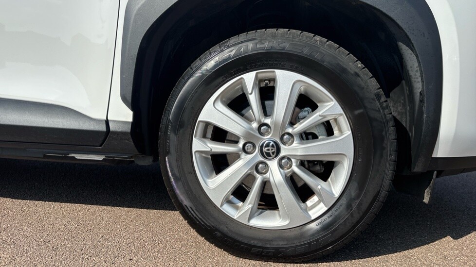Used Toyota Yaris Cross 2024 for sale - 76008080: Photo 17