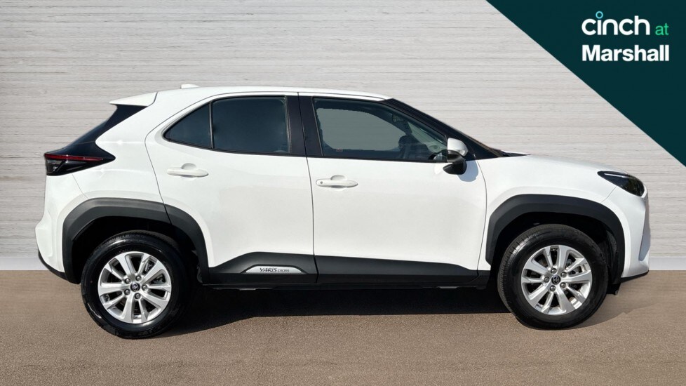 Used Toyota Yaris Cross 2024 for sale - 76008080: Photo 2