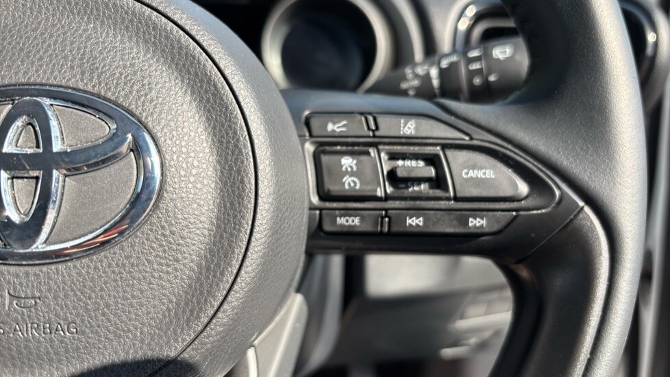 Used Toyota Yaris Cross 2024 for sale - 76008080: Photo 24