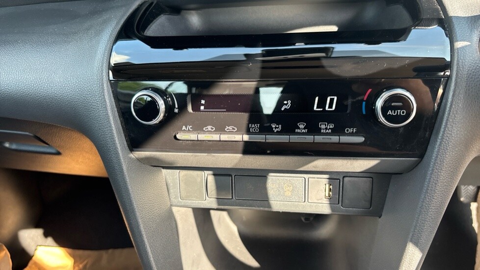 Used Toyota Yaris Cross 2024 for sale - 76008080: Photo 38
