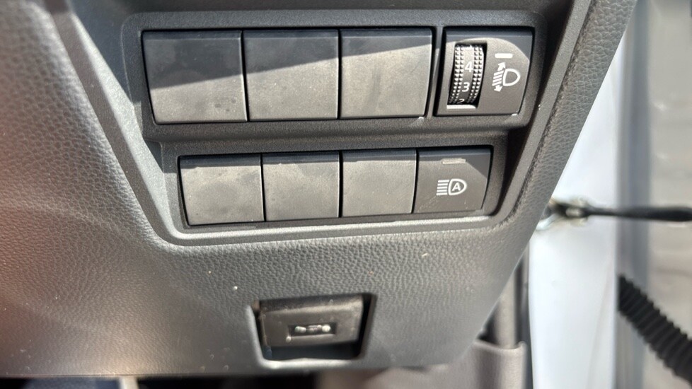 Used Toyota Yaris Cross 2024 for sale - 76008080: Photo 42