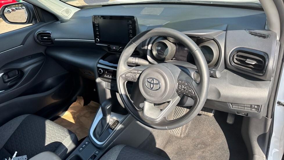 Used Toyota Yaris Cross 2024 for sale - 76008080: Photo 9