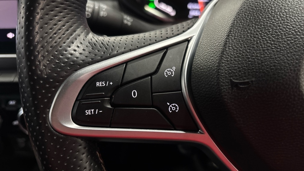 Used Renault Clio 2021 for sale - 76971223: Photo 25