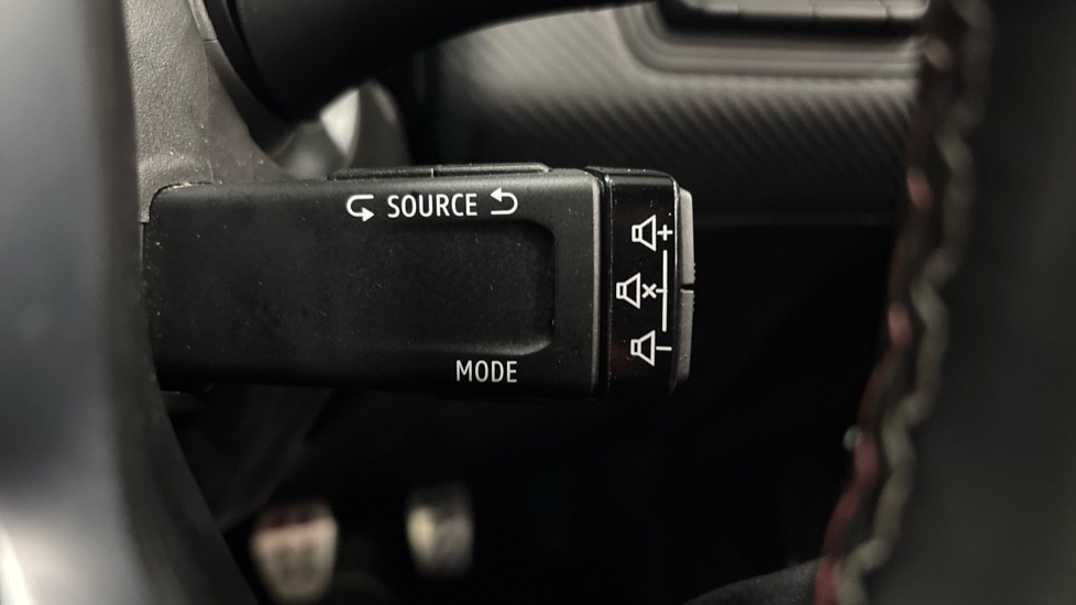 Used Renault Clio 2021 for sale - 76971223: Photo 40