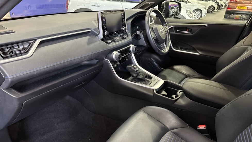 Used Toyota RAV4 2021 for sale - 76100015: Photo 10