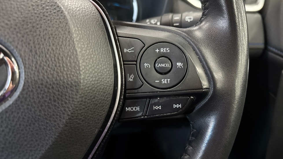 Used Toyota RAV4 2021 for sale - 76100015: Photo 28