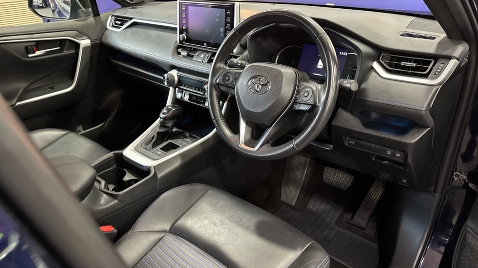 Used Toyota RAV4 2021 for sale - 76100015: Photo 9