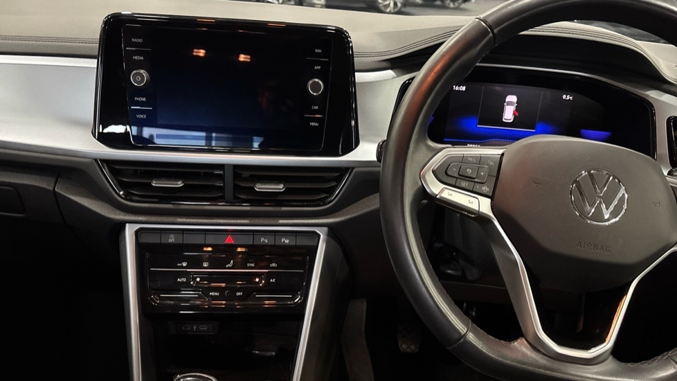 Used Volkswagen T-Roc 2023 for sale - 76589916: Photo 12