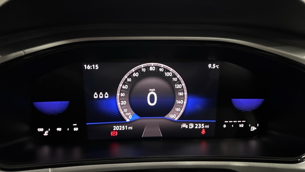 Used Volkswagen T-Roc 2023 for sale - 76589916: Photo 13