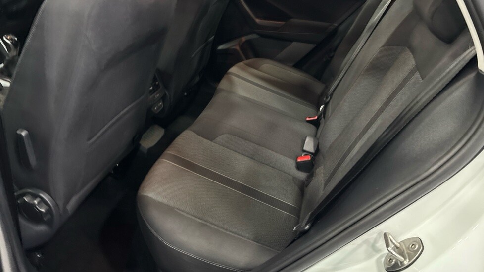 Used Volkswagen T-Roc 2023 for sale - 76589916: Photo 14