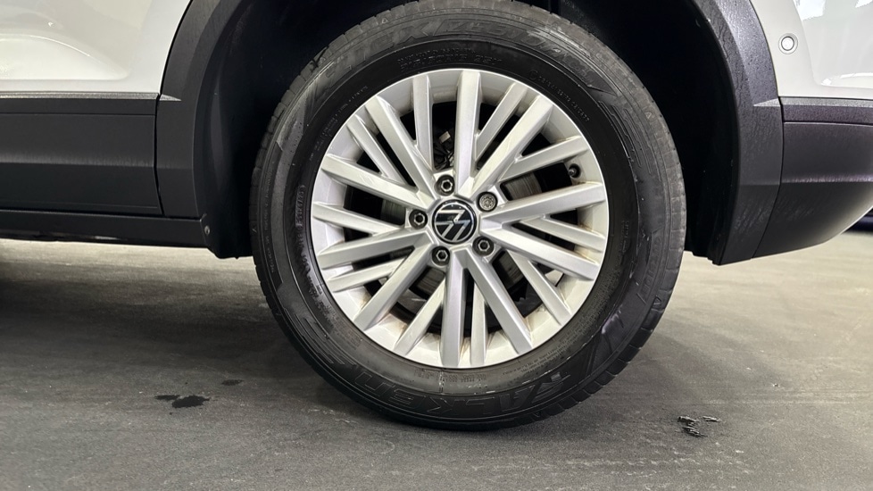 Used Volkswagen T-Roc 2023 for sale - 76589916: Photo 18