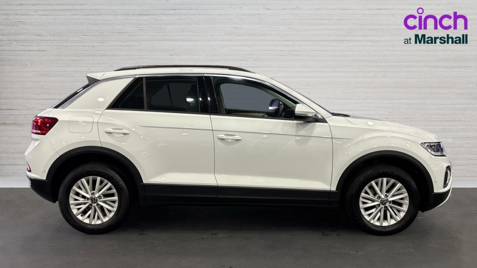 Used Volkswagen T-Roc 2023 for sale - 76589916: Photo 2
