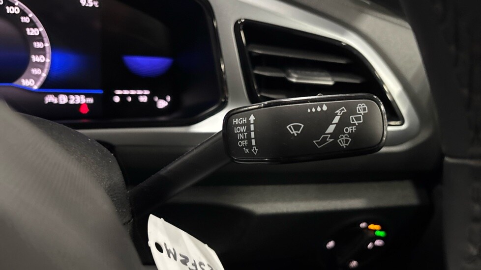 Used Volkswagen T-Roc 2023 for sale - 76589916: Photo 26