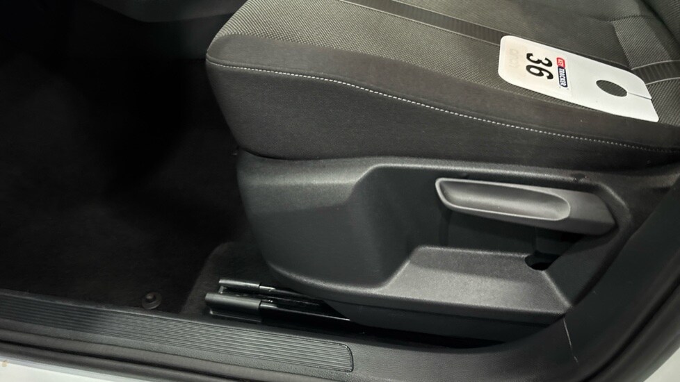 Used Volkswagen T-Roc 2023 for sale - 76589916: Photo 33