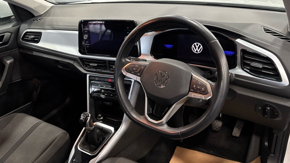 Used Volkswagen T-Roc 2023 for sale - 76589916: Photo 9