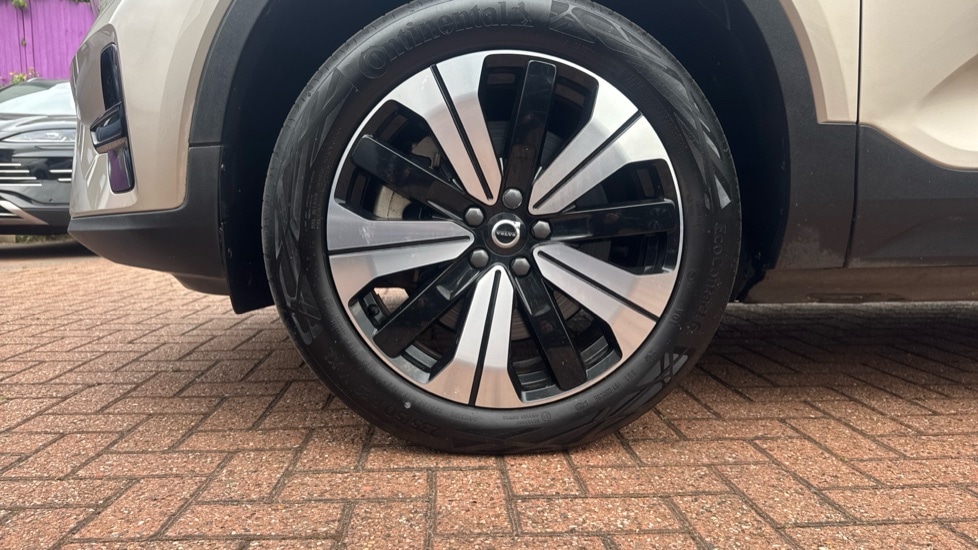 Used Volvo XC40 2023 for sale - 76117039: Photo 17