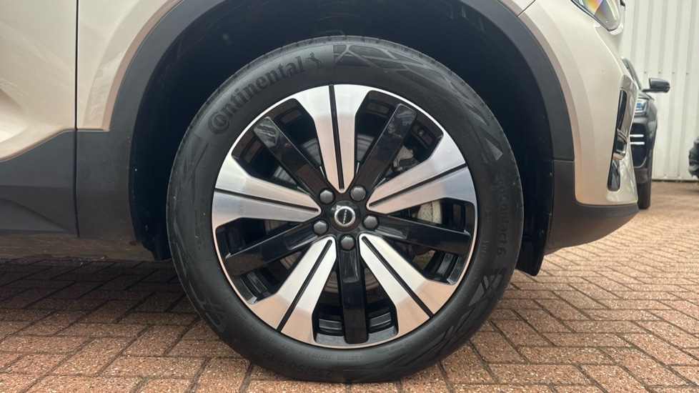 Used Volvo XC40 2023 for sale - 76117039: Photo 20
