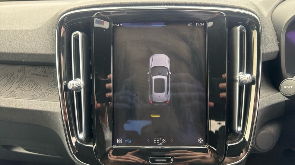 Used Volvo XC40 2023 for sale - 76117039: Photo 28