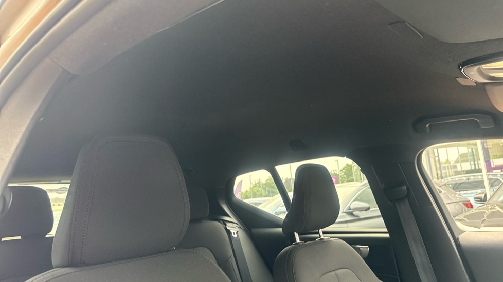 Used Volvo XC40 2023 for sale - 76117039: Photo 33