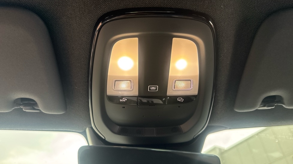 Used Volvo XC40 2023 for sale - 76117039: Photo 41