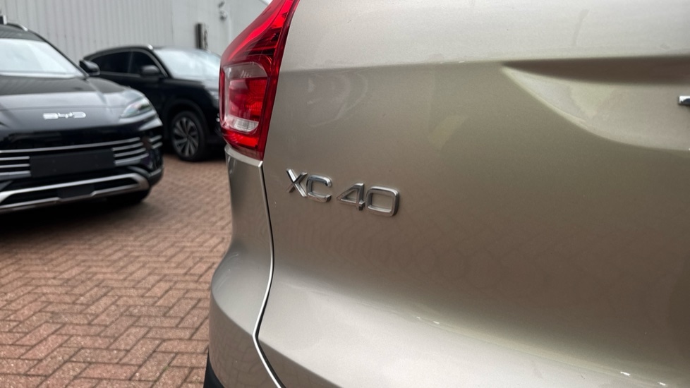 Used Volvo XC40 2023 for sale - 76117039: Photo 43