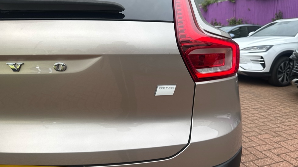 Used Volvo XC40 2023 for sale - 76117039: Photo 45