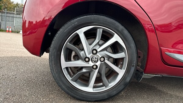 Used Toyota Yaris 2020 for sale - 75992886: Photo 19