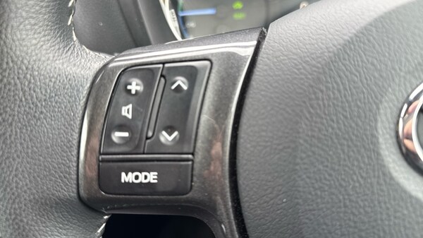Used Toyota Yaris 2020 for sale - 75992886: Photo 25