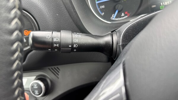 Used Toyota Yaris 2020 for sale - 75992886: Photo 27
