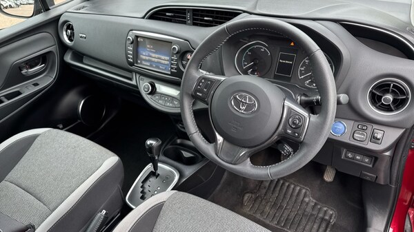 Used Toyota Yaris 2020 for sale - 75992886: Photo 9