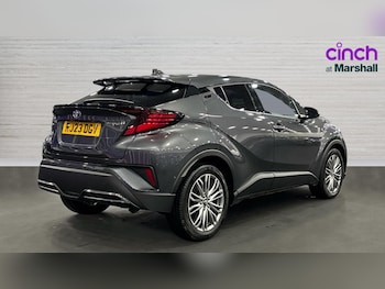 Used Toyota C-HR 2023 for sale - 76948439: Photo