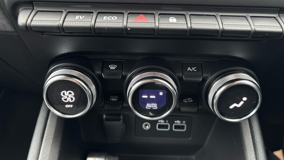 Used Renault Clio 2024 for sale - 76928073: Photo 35