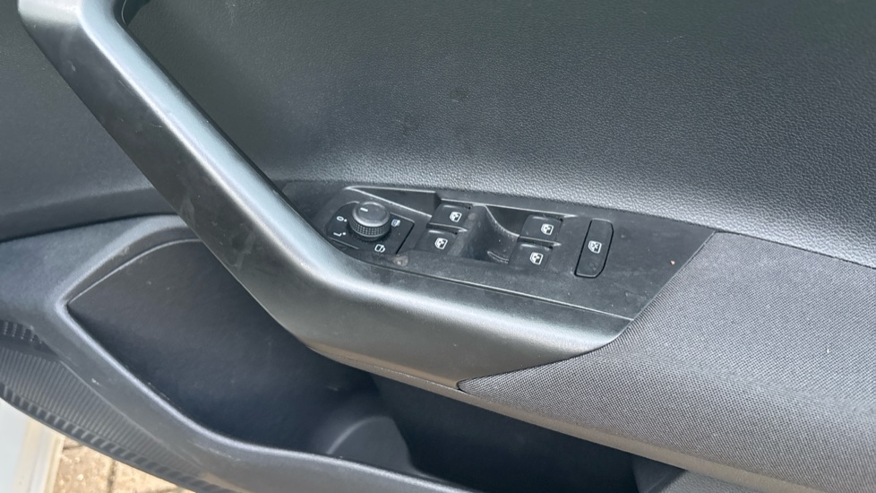 Used Volkswagen Polo 2022 for sale - 77054227: Photo 32