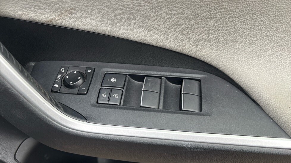 Used Toyota RAV4 2020 for sale - 76161204: Photo 32