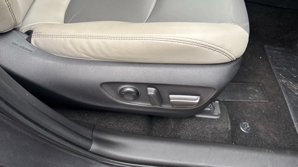 Used Toyota RAV4 2020 for sale - 76161204: Photo 34