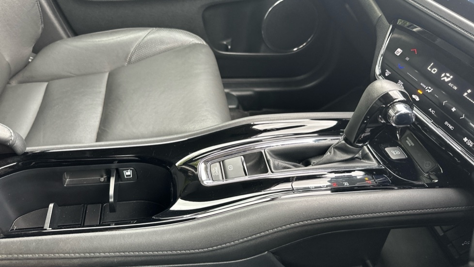 Used Honda HR-V 2015 for sale - 76124665: Photo 24