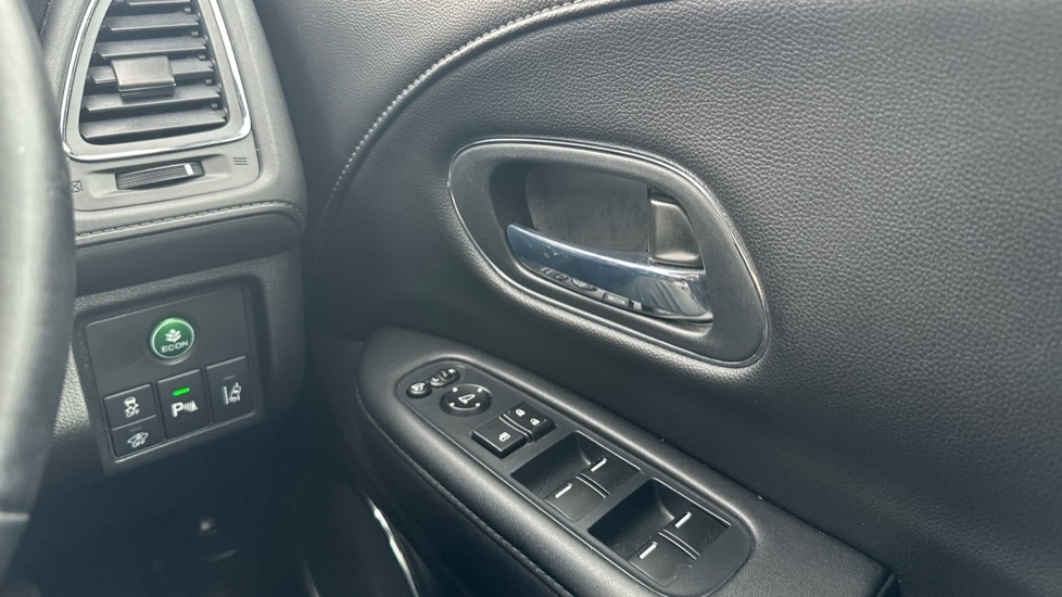 Used Honda HR-V 2015 for sale - 76124665: Photo 26