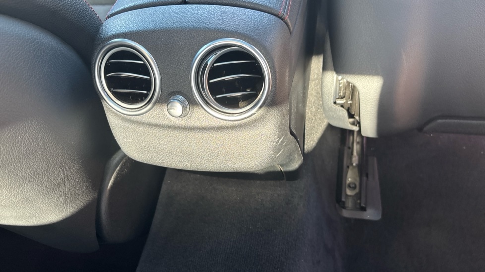 Used Mercedes-Benz C Class 2019 for sale - 75874306: Photo 35