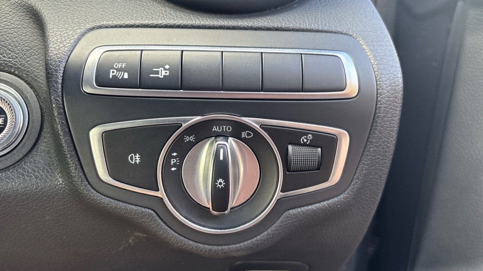 Used Mercedes-Benz C Class 2019 for sale - 75874306: Photo 47