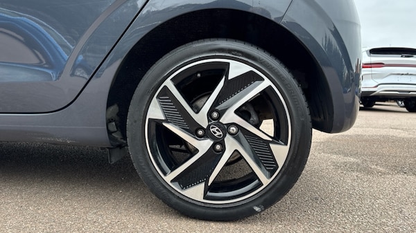 Used Hyundai i10 2022 for sale - 76104273: Photo 18