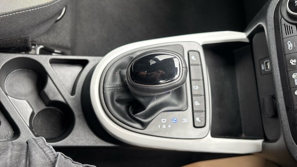 Used Hyundai i10 2022 for sale - 76104273: Photo 30