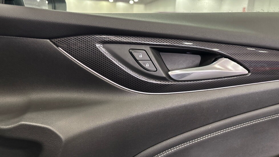 Used Vauxhall Insignia 2017 for sale - 76589810: Photo 44